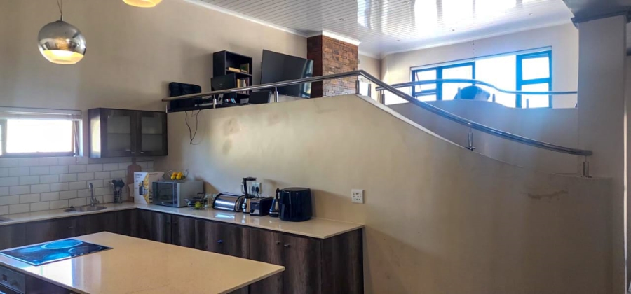 5 Bedroom Property for Sale in Newfields Western Cape